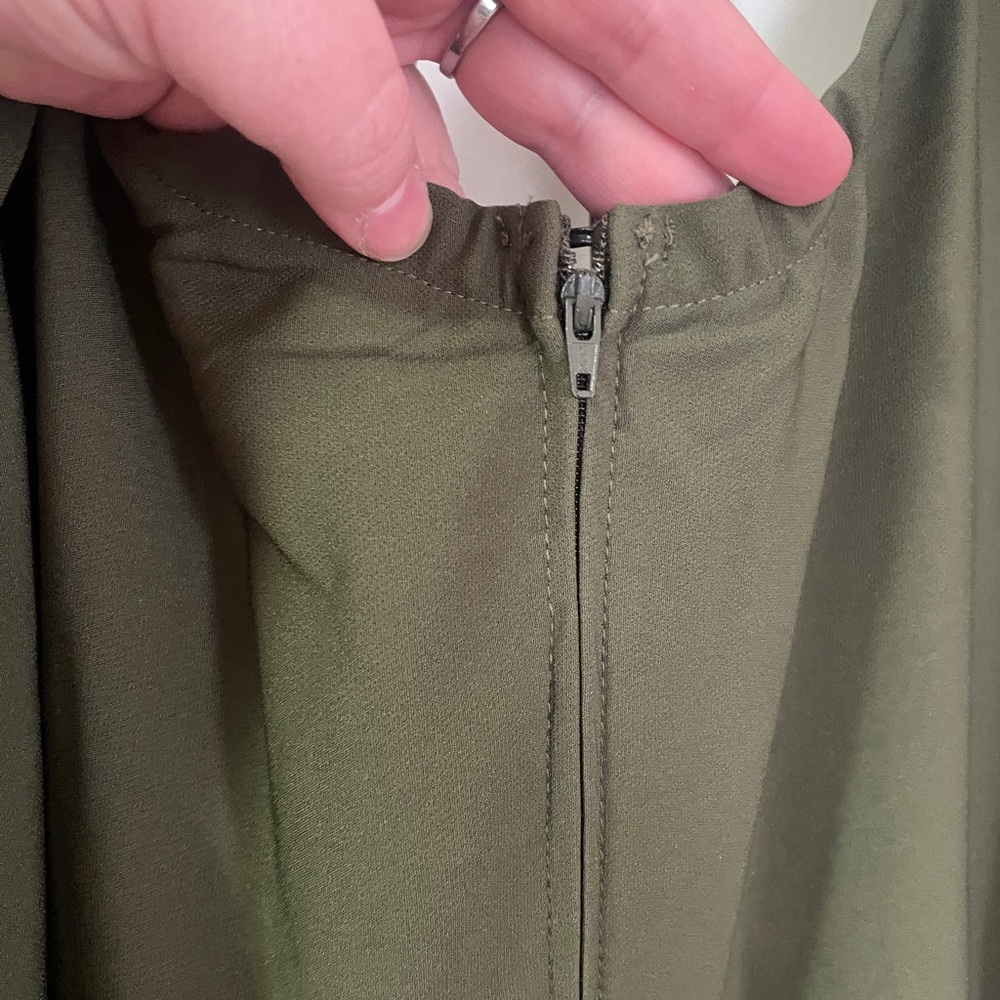 NEW VACATION DRESS IN OLIVE GREEN - VIXEN BY MICHELINE PITT 4X - Picture 3 of 8